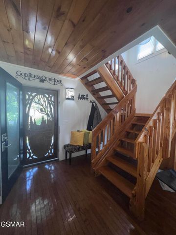 424 Country Path Way, Sevierville, TN 37862