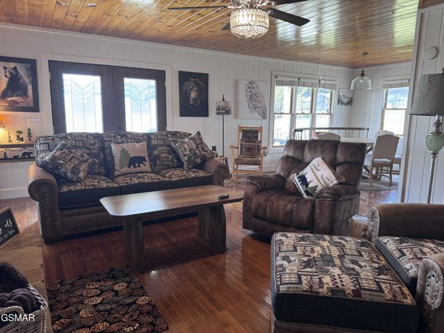 424 Country Path Way, Sevierville, TN 37862