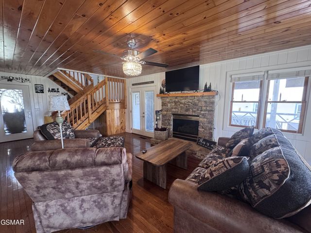 424 Country Path Way, Sevierville, TN 37862