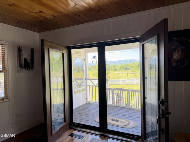 424 Country Path Way, Sevierville, TN 37862