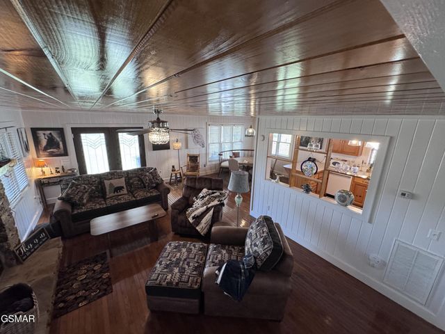 424 Country Path Way, Sevierville, TN 37862