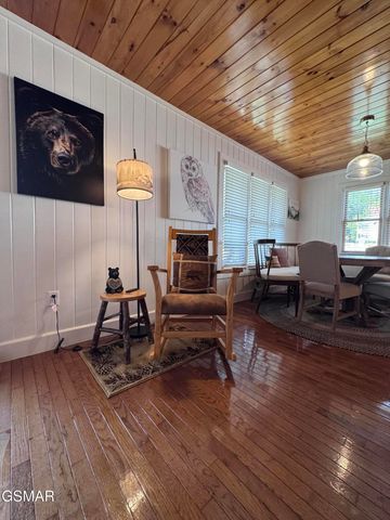 424 Country Path Way, Sevierville, TN 37862