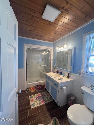 424 Country Path Way, Sevierville, TN 37862