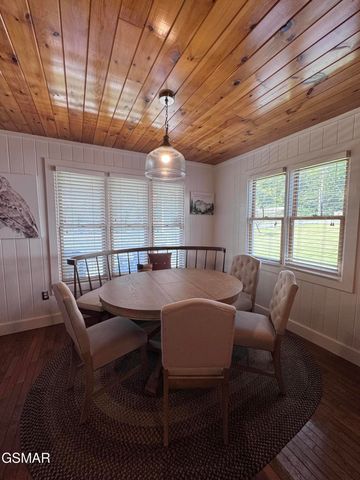 424 Country Path Way, Sevierville, TN 37862