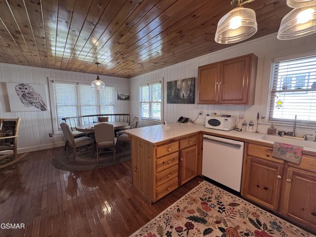 424 Country Path Way, Sevierville, TN 37862
