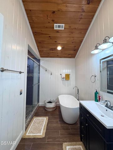 424 Country Path Way, Sevierville, TN 37862
