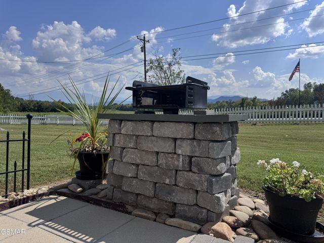 424 Country Path Way, Sevierville, TN 37862