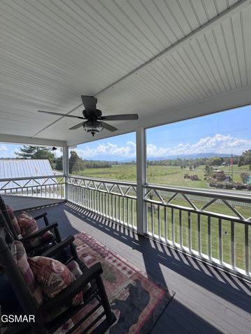 424 Country Path Way, Sevierville, TN 37862