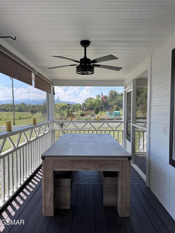 424 Country Path Way, Sevierville, TN 37862