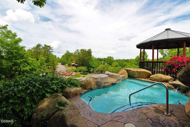 424 Country Path Way, Sevierville, TN 37862