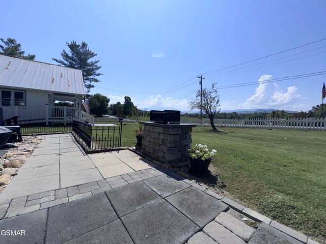 424 Country Path Way, Sevierville, TN 37862