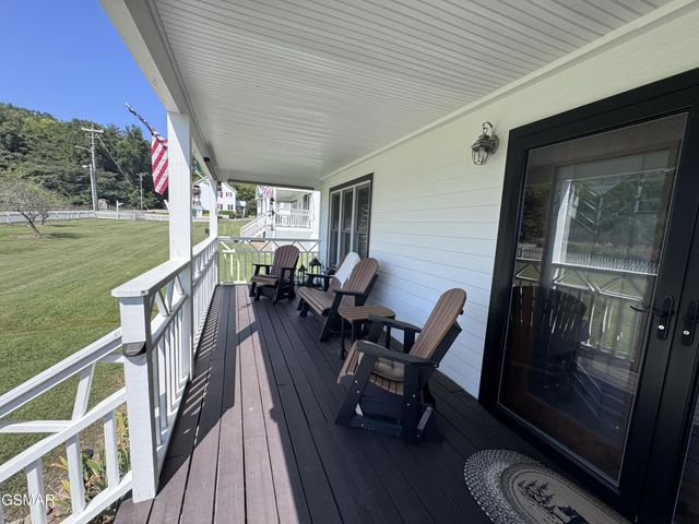 424 Country Path Way, Sevierville, TN 37862