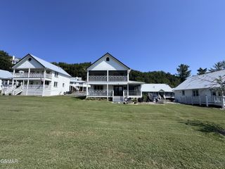 424 Country Path Way, Sevierville, TN 37862