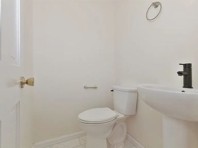 1047 Washington Street 2, Newton, MA 02465
