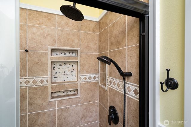 2033 Navy Lane, Oak Harbor, WA 98277