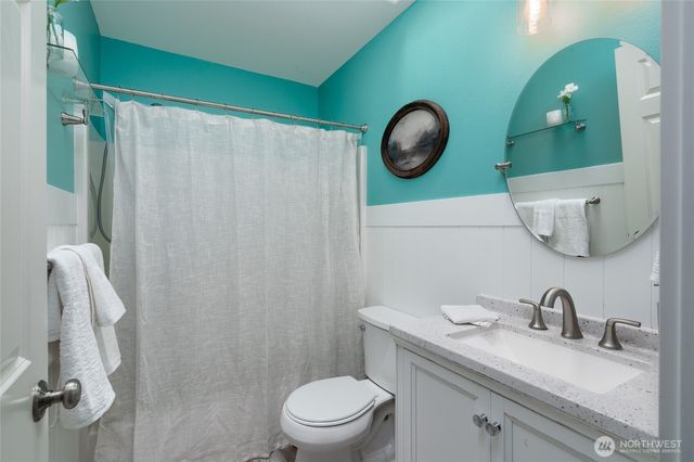 2033 Navy Lane, Oak Harbor, WA 98277
