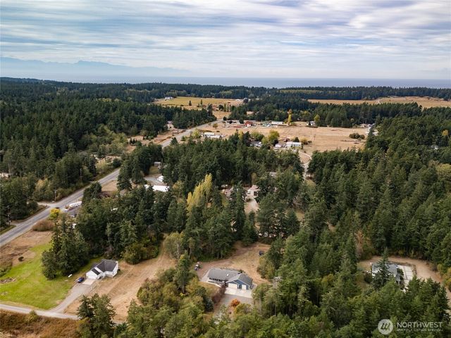 2033 Navy Lane, Oak Harbor, WA 98277