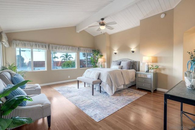 2935 Lloyd St, San Diego, CA 92117