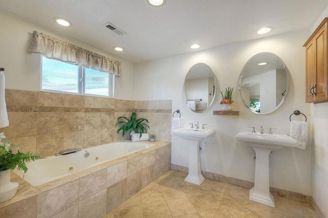 2935 Lloyd St, San Diego, CA 92117