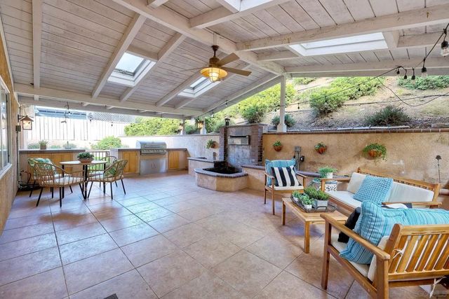 2935 Lloyd St, San Diego, CA 92117