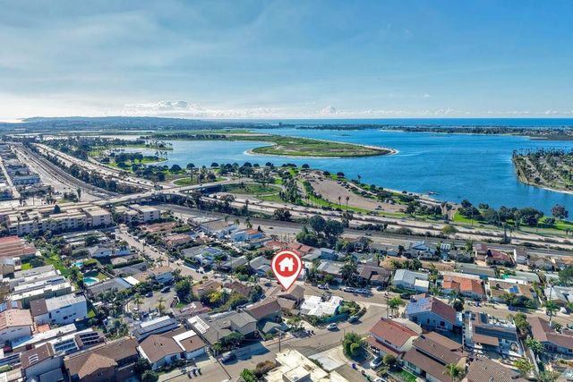 2935 Lloyd St, San Diego, CA 92117