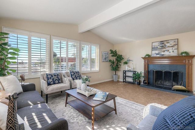 2935 Lloyd St, San Diego, CA 92117