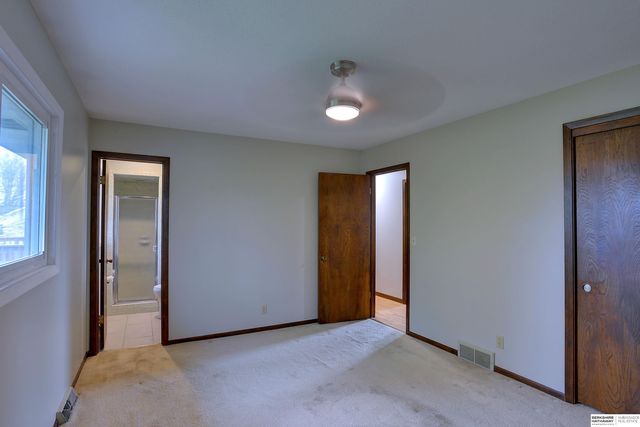 20060 Wirt Street, Elkhorn, NE 68022