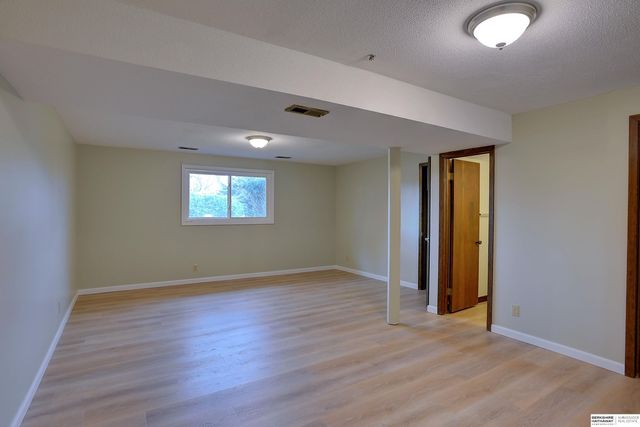 20060 Wirt Street, Elkhorn, NE 68022