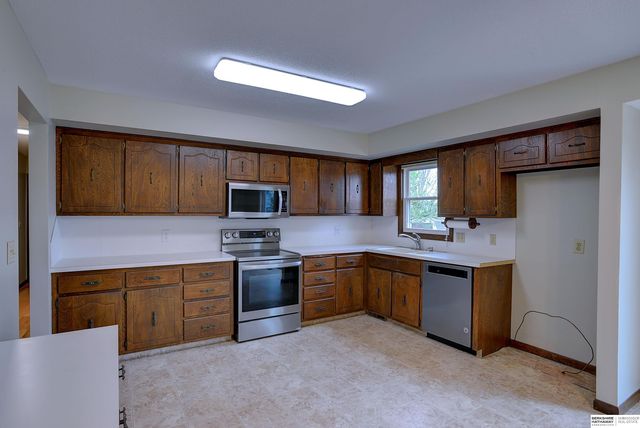 20060 Wirt Street, Elkhorn, NE 68022