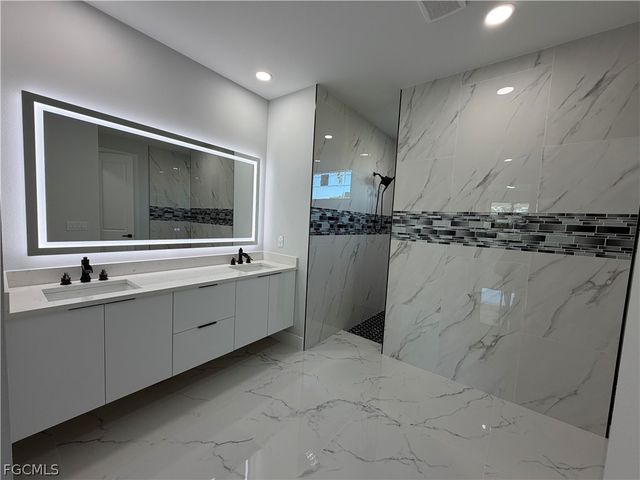 112 NE 6th ST, Cape Coral, FL 33909