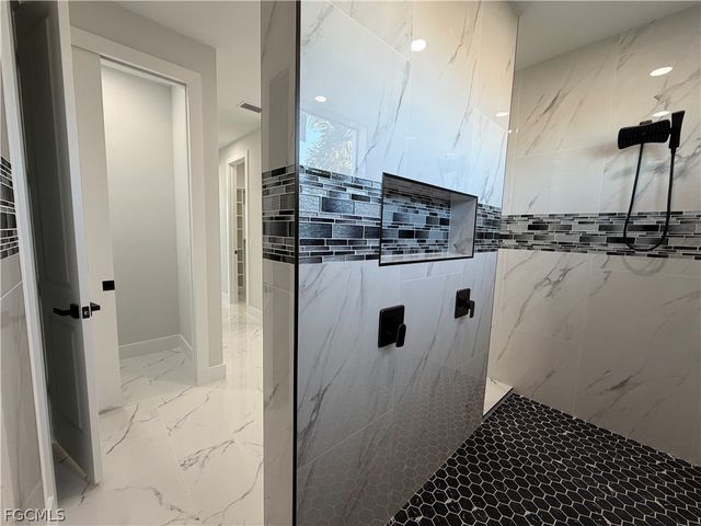 112 NE 6th ST, Cape Coral, FL 33909