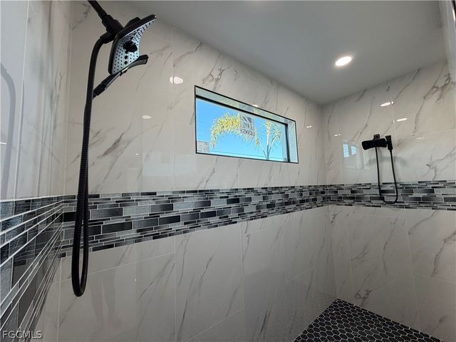 112 NE 6th ST, Cape Coral, FL 33909