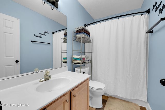 10115 Lancewood Rd, Louisville, KY 40229