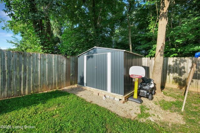 10115 Lancewood Rd, Louisville, KY 40229