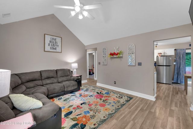 10115 Lancewood Rd, Louisville, KY 40229