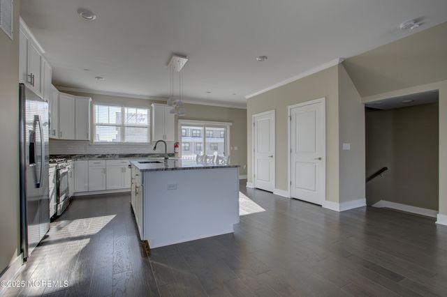 26 Mariveles Way, Eatontown, NJ 07724