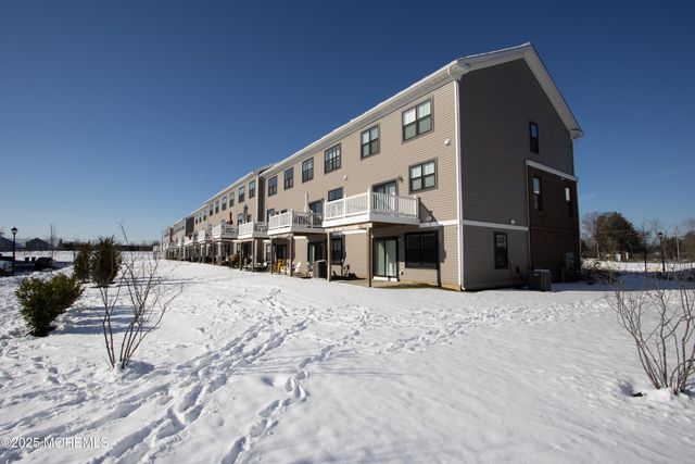 26 Mariveles Way, Eatontown, NJ 07724