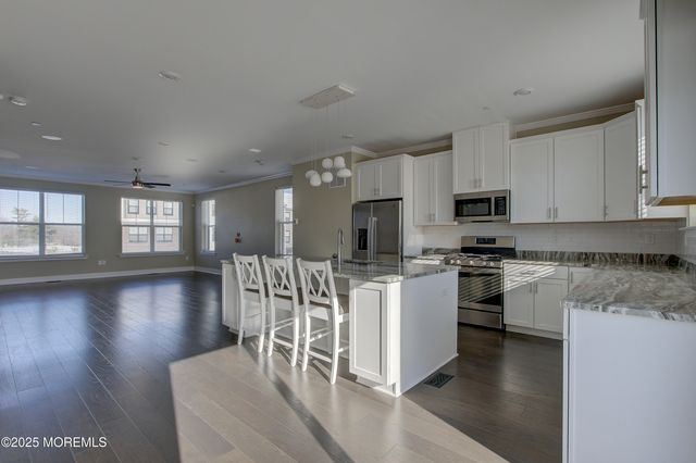 26 Mariveles Way, Eatontown, NJ 07724