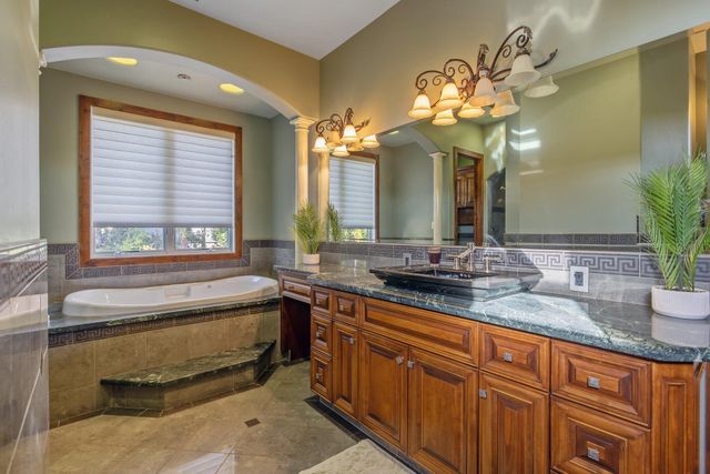 5034 W Firenze Avenue, Visalia, CA 93291