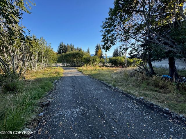 4410 E Hill Road, Homer, AK 99603