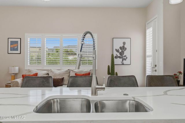2034 E River Rd Unit 203, Tucson, AZ 85718