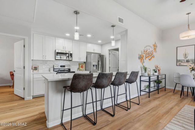2034 E River Rd Unit 203, Tucson, AZ 85718