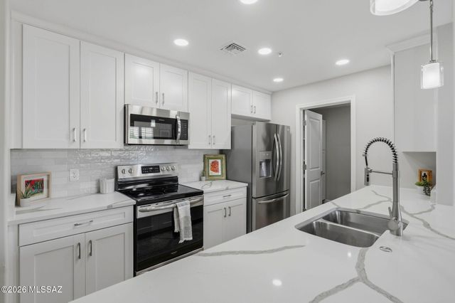 2034 E River Rd Unit 203, Tucson, AZ 85718