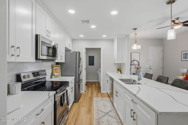 2034 E River Rd Unit 203, Tucson, AZ 85718