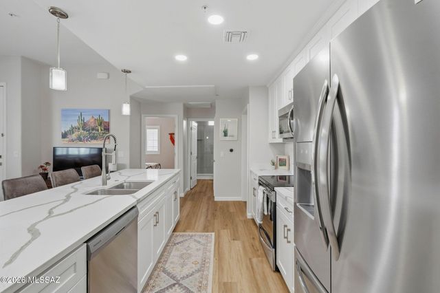 2034 E River Rd Unit 203, Tucson, AZ 85718