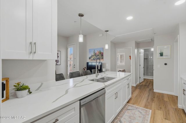 2034 E River Rd Unit 203, Tucson, AZ 85718