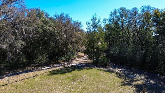 39725 CLAY AVENUE N, Lady Lake, FL 32159
