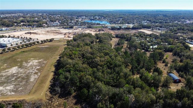 39725 CLAY AVENUE N, Lady Lake, FL 32159