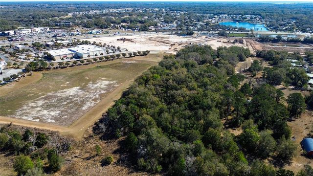 39725 CLAY AVENUE N, Lady Lake, FL 32159