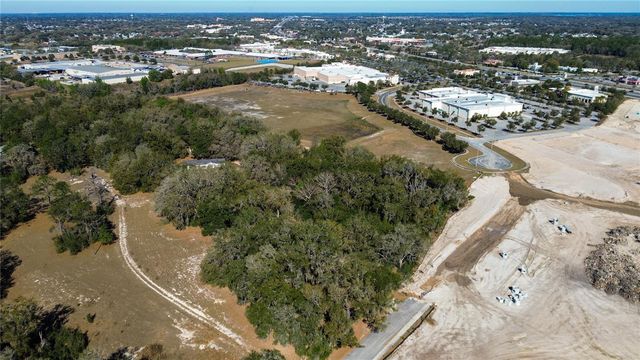 39725 CLAY AVENUE N, Lady Lake, FL 32159